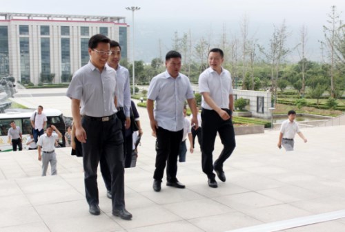 全市基层党建工作观摩团莅临康缘药业观摩指导